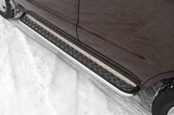 Пороги и боковые трубы на Geely / Belgee Emgrand X7 фото 1