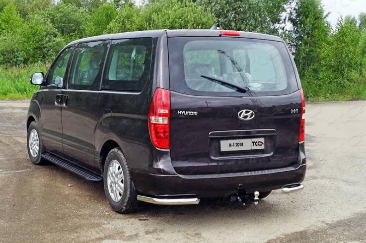 Защита заднего бампера на Hyundai H-1 фото 1