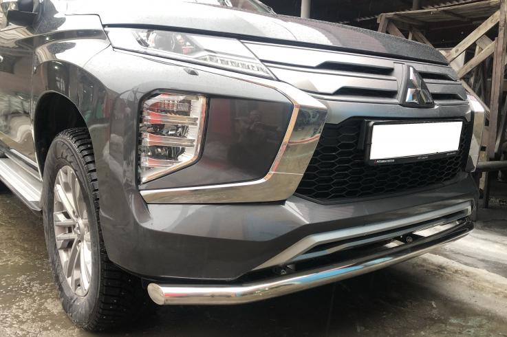 Защита переднего бампера на Mitsubishi Pajero Sport фото 1
