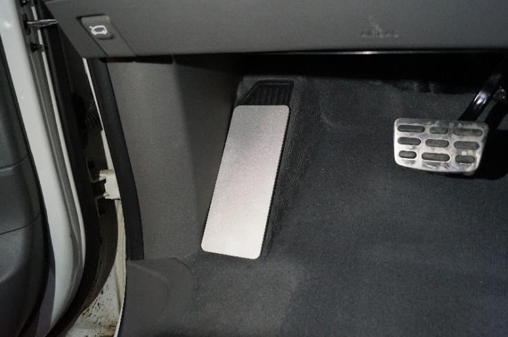 Накладки и молдинги на Hyundai Staria фото 1