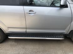 Пороги и боковые трубы на Mitsubishi Outlander XL фото 5