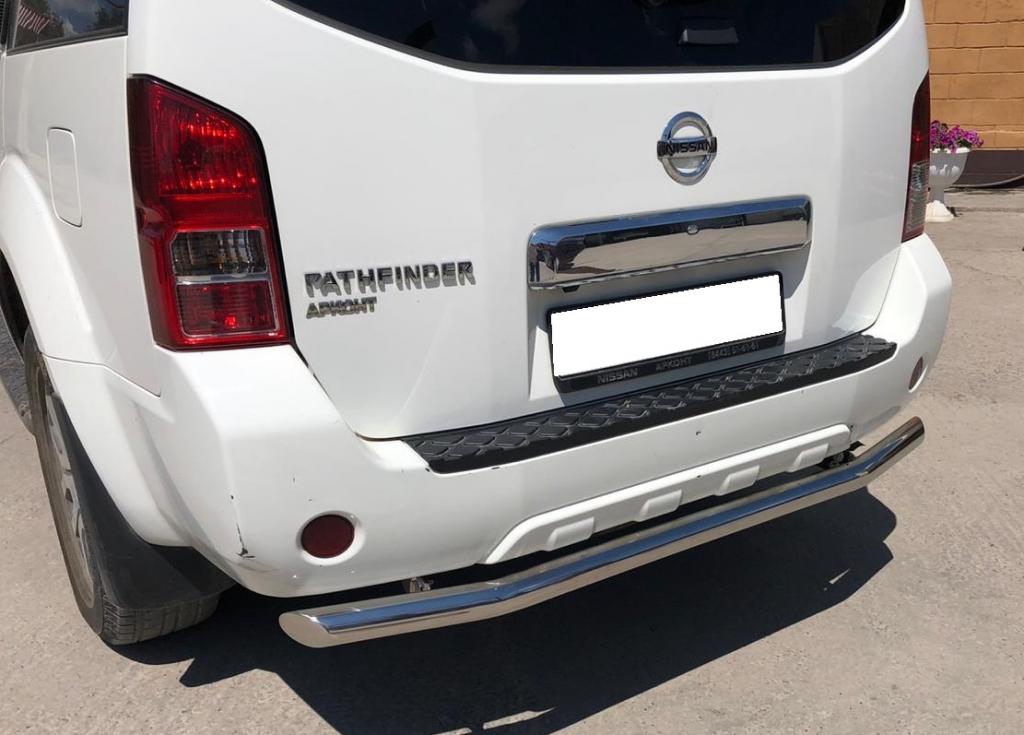 Защита заднего бампера на Nissan Pathfinder фото 202