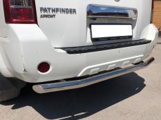 Защита заднего бампера на Nissan Pathfinder фото 4