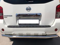 Защита заднего бампера на Nissan Pathfinder фото 5