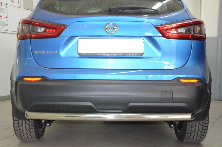 Защита заднего бампера на Nissan Qashqai фото 1