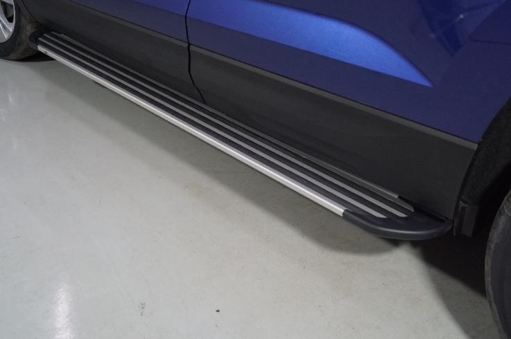 Пороги и боковые трубы на Volkswagen Taos фото 1