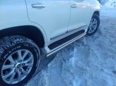 Пороги и боковые трубы на Toyota Land Cruiser 200 Executive фото 5
