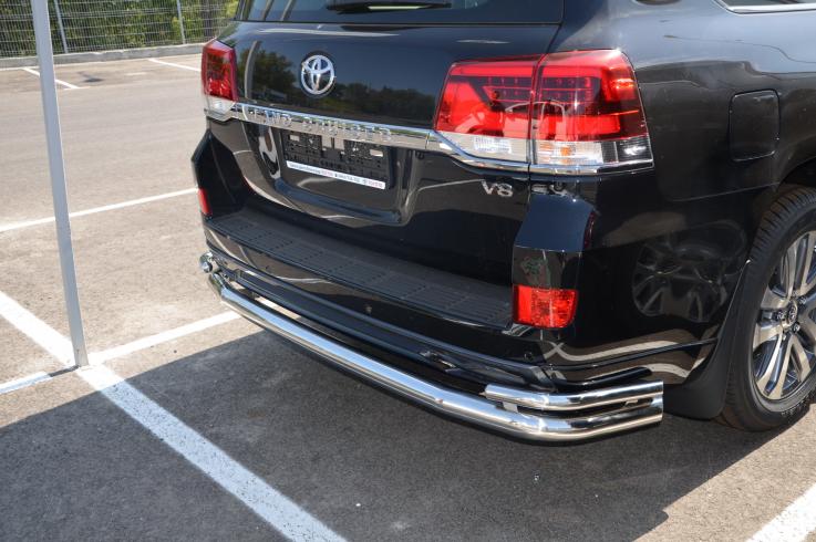 Защита заднего бампера на Toyota Land Cruiser 200 Executive фото 1