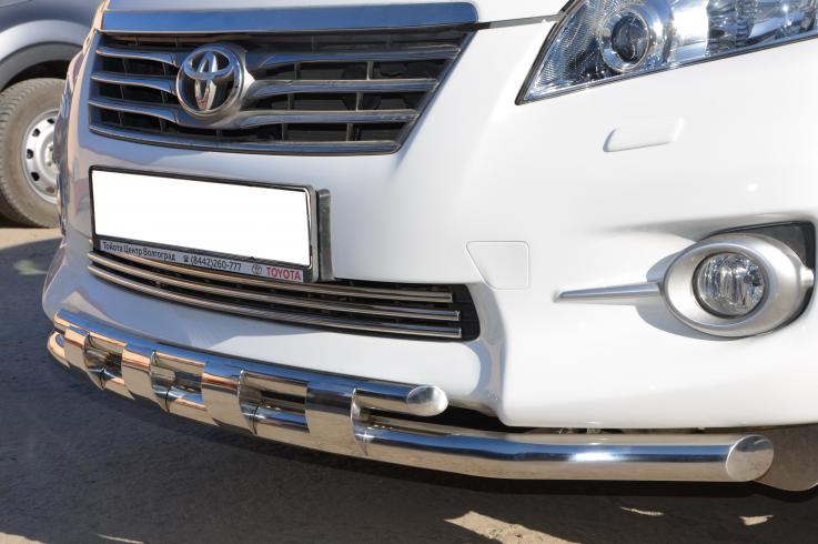 Защита переднего бампера на Toyota RAV4 фото 1