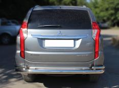 Защита заднего бампера на Mitsubishi Pajero Sport фото 3