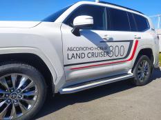 Пороги и боковые трубы на Toyota Land Cruiser 300 GR Sport фото 10
