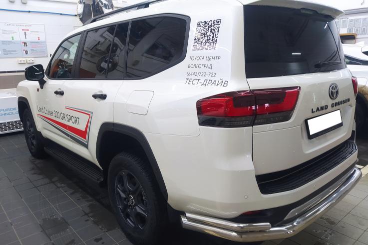 Защита заднего бампера на Toyota Land Cruiser 300 GR Sport фото 1