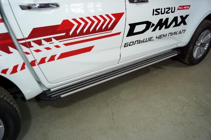 Пороги и боковые трубы на Isuzu D-MAX фото 1
