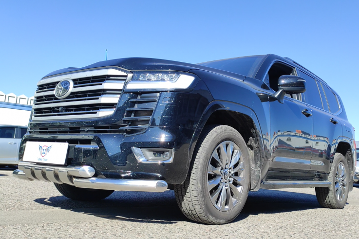 Защита переднего бампера на Toyota Land Cruiser 300 70th Anniversary фото 1