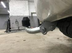 Фаркоп на Toyota Land Cruiser 200 фото 3