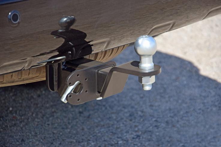 Фаркоп на Toyota Land Cruiser 200 фото 1