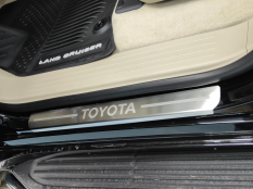 Накладки и молдинги на Toyota Land Cruiser 300 GR Sport фото 9