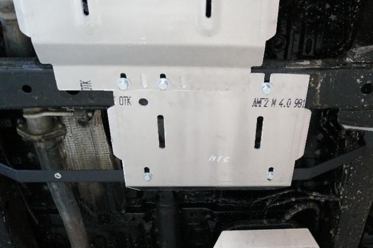 Защита картера двигателя и КПП на Jac T9 фото 1