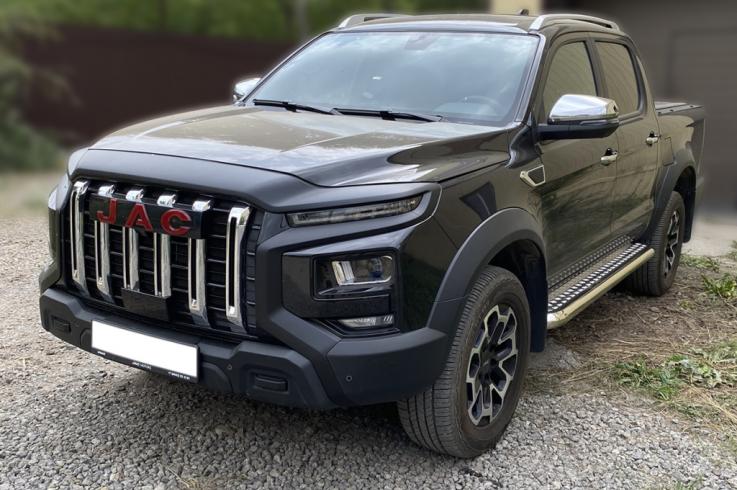 Пороги и боковые трубы на Jac T9 фото 1
