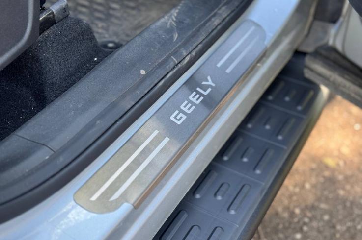 Накладки и молдинги на Geely / Belgee Atlas фото 1