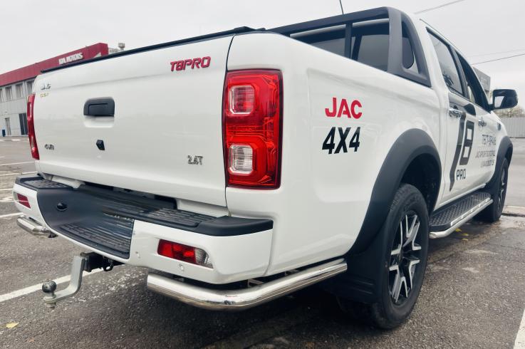 Защита заднего бампера на Jac T8 Pro фото 1