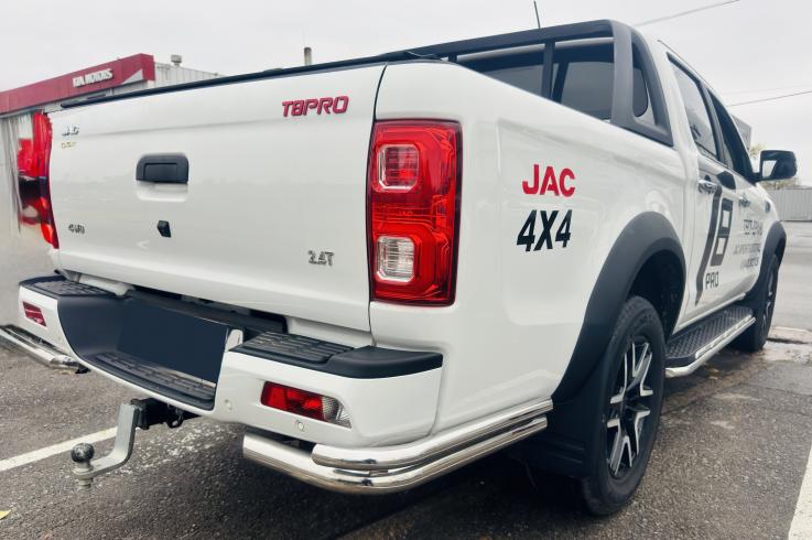 Защита заднего бампера на Jac T8 Pro фото 1