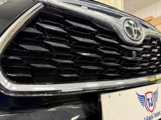 Защитные сетки радиатора на Toyota Highlander фото 6