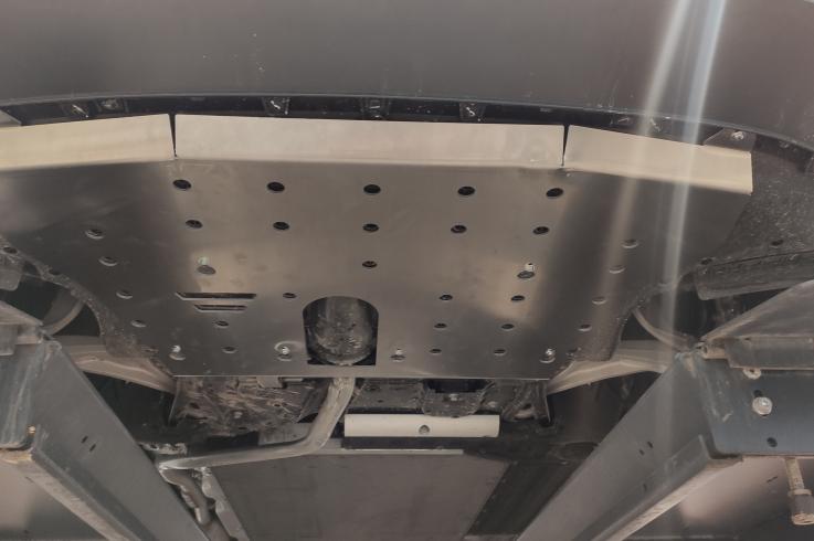Защита картера двигателя и КПП на Li Auto (Lixiang) L9 фото 1