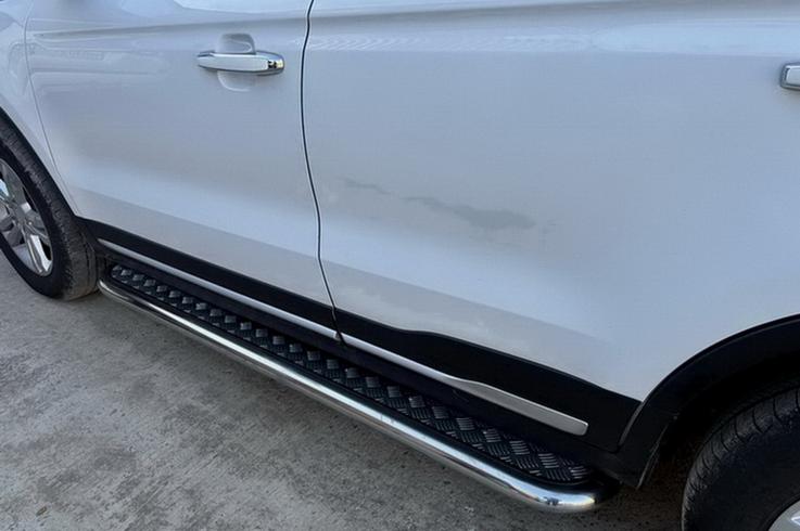 Пороги и боковые трубы на Geely / Belgee Atlas Pro / X70 фото 1