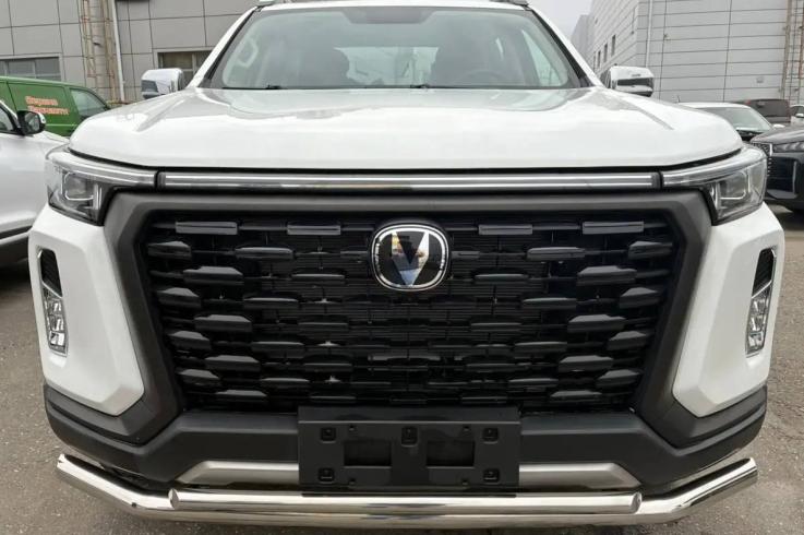 Защита переднего бампера на Changan Hunter Plus фото 1