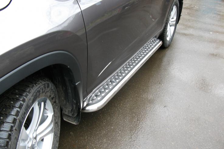 Пороги и боковые трубы на Toyota Highlander фото 1