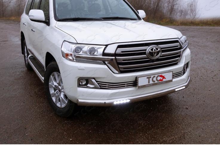 Защита переднего бампера на Toyota Land Cruiser 200 фото 1