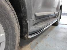 Пороги и боковые трубы на Toyota Land Cruiser 200 фото 9