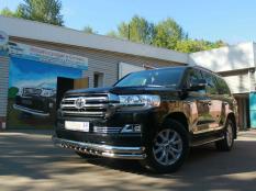 Защита переднего бампера на Toyota Land Cruiser 200 фото 12