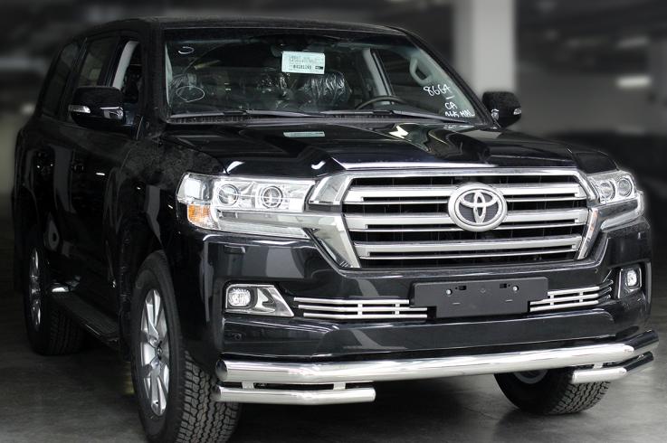 Защита переднего бампера на Toyota Land Cruiser 200 фото 1