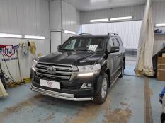 Защита переднего бампера на Toyota Land Cruiser 200 фото 17