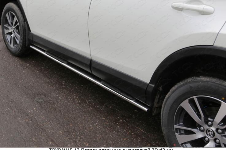 Пороги и боковые трубы на Toyota RAV4 фото 1