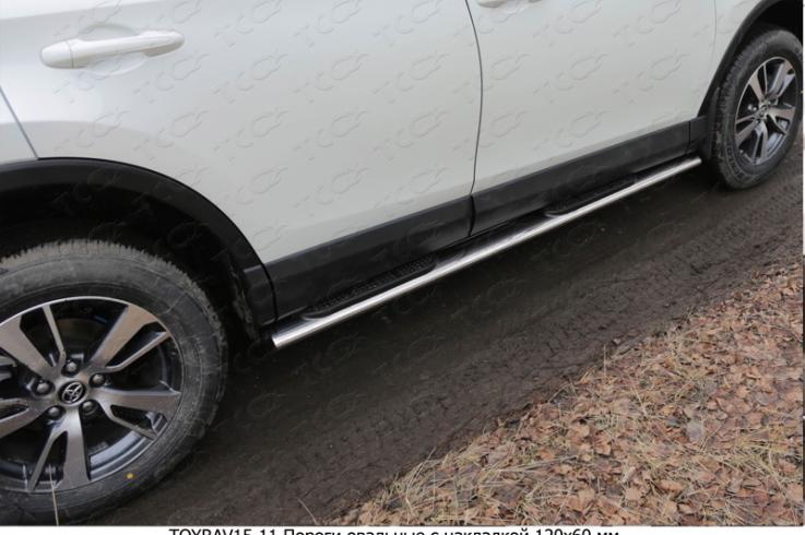 Пороги и боковые трубы на Toyota RAV4 фото 1
