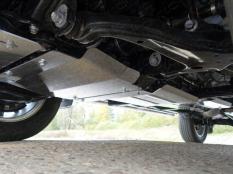 Защита картера двигателя и КПП на Toyota Hilux фото 6