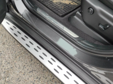 Пороги и боковые трубы на Jeep Grand Cherokee фото 30