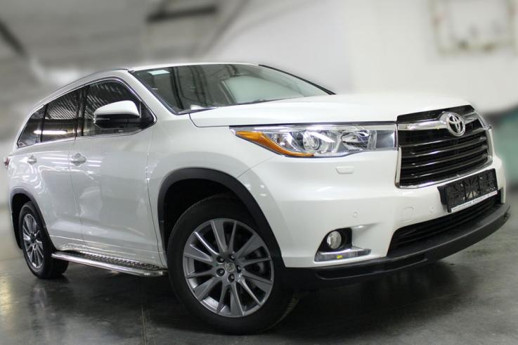 Пороги и боковые трубы на Toyota Highlander фото 1