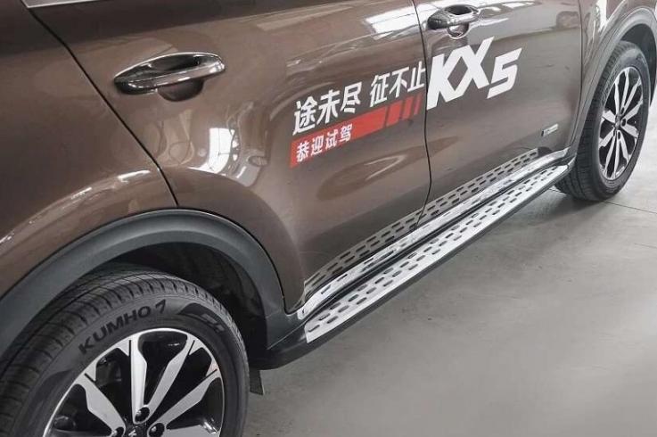 Пороги и боковые трубы на Kia Sportage  фото 1