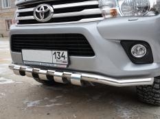 Защита переднего бампера на Toyota Hilux фото 6