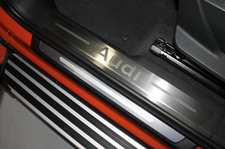 Накладки и молдинги на Audi Q3 фото 1