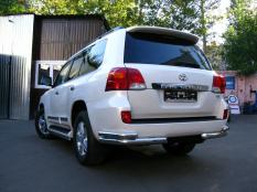 Защита заднего бампера на Toyota Land Cruiser 200 фото 15