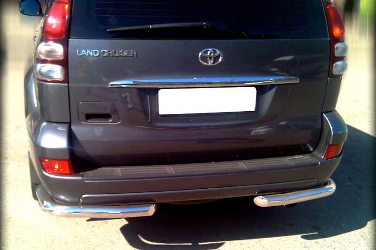 Защита заднего бампера на Toyota Land Cruiser Prado 120 фото 1